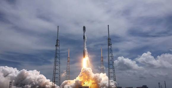 국내 첫 지구관측용 민간위성 세종1호가 미국 케네디 우주센터에서 지난달 25일 발사됐다. /사진=한글과컴퓨터