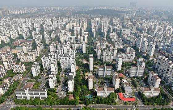 1기 신도시 집주인들은 주택 재정비 방식으로 '재건축'을 원하는 것으로 나타났다. /경기도 고양시 일산 서구 아파트단지 일대. 사진=뉴스1