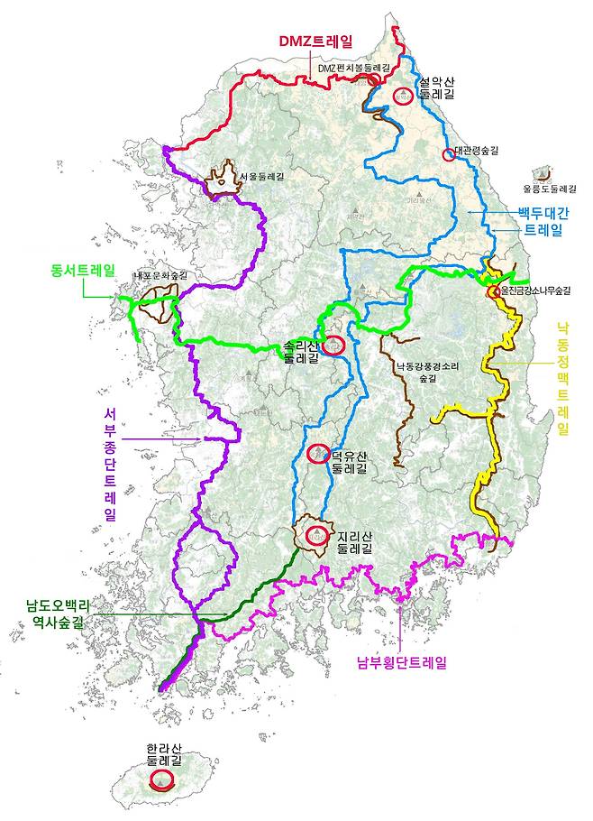 산림청이 충남 태안 안면도(안면송)에서 경북 울진(금강송)을 잇는 ‘동서트레일’(849㎞)을 조성키로 했다. 사진은 전국 숲길 연결망. 산림청 제공