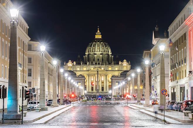 제2차 바티칸 공의회가 열렸던 성 베드로 성당.