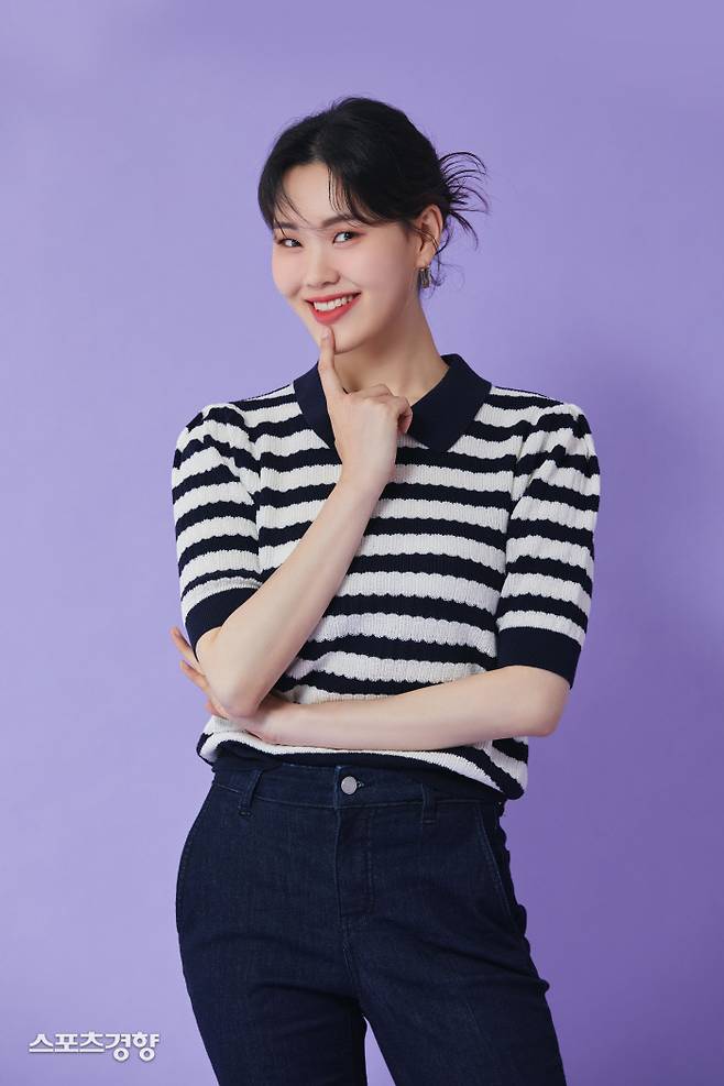 개그우먼 엄지윤. 사진 메타코미디