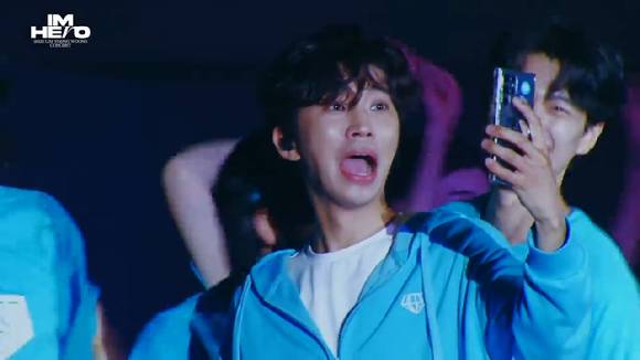 임영웅의 전국투어 콘서트 'IM HERO' 실황 영상이 공개돼 관심을 모으고 있다. [사진=임영웅 콘서트 'IM HERO' 실황 영상 캡쳐]