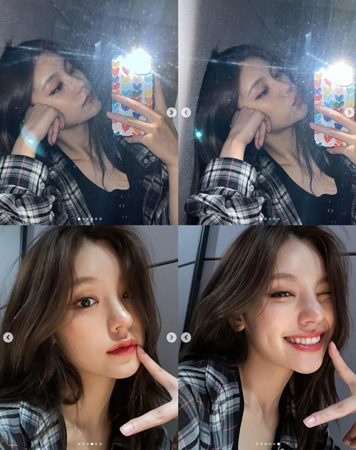 ITZY (ITZY) Yezi has unveiled its cute charm.Yezi posted several V emoticons and photos on the ITZY official Instagram on the afternoon of the 30th.Inside the picture is a picture of him taking a selfie by bursting The Flash.Despite bursting The Flash, Yezi boasted a bright beauty that didnt fade; it added to its chic charm.In another photo, his super-close selfie was captured.Yezi, who showed off his sharp nose and sleek jawline, showed off his humiliating skin even though it was a close shot.In addition, he was cute with wink and V pose, but he had a lovely charm.