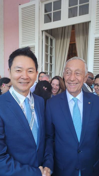 장성민 정책조정기획관과 마르셀루 헤벨루 드 소자 포르투갈 대통령. /사진제공=외교부