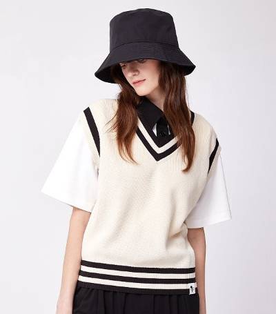 스튜디오톰보이 니트 베스트/사진=신세계인터내셔날