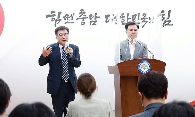 김태흠 충남지사 당선인과 전형식 충남도 정무부지사 내정자(사진 왼쪽) [충남지사 인수위 제공. 재판매 및 DB 금지]