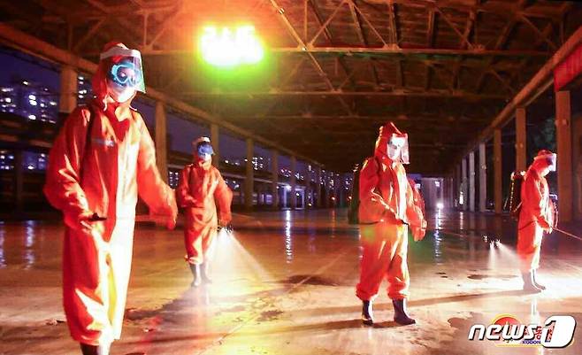 (평양 노동신문=뉴스1) = 북한의 신종 코로나바이러스 감염증(코로나19) 방역 . [국내에서만 사용가능. 재배포 금지. DB 금지. For Use Only in the Republic of Korea. Redistribution Prohibited] rodongphoto@news1.kr