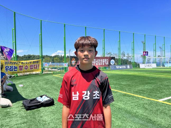 남강초 이소미가 1일 초등부 첫 경기에서 멀티골을 터뜨렸다. 삼척 | 강예진기자