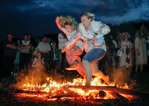 우크라이나의 하지 축제 쿠팔라 나이트. 사진=EPA