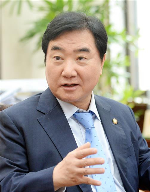 이석현 민주평화통일자문회의 수석부의장. 서울신문DB