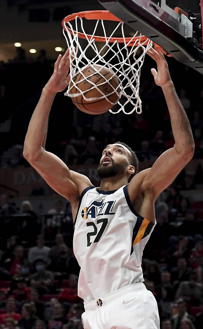 미국프로농구(NBA) 최고의 센터 중 한 명인 루디 고베어가 미네소타 팀버울브스로 전격 트레이드 됐다. 사진=AP PHOTO