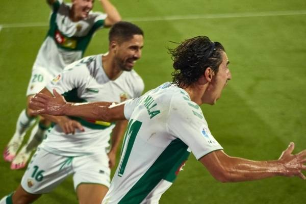 엘체 CF 페레 미야와 선수들. 사진｜라리가 사무국