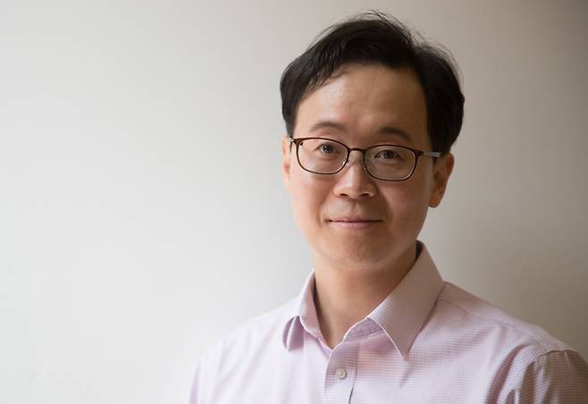 '뉴욕 정신과 의사의 사람 도서관'을 쓴 나종호 예일대 정신의학과 교수./사진=고운호 기자