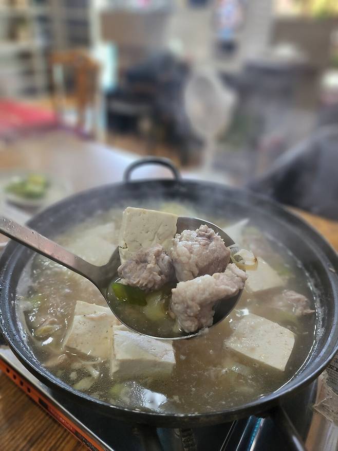 강화도의 향토 음식 젓국갈비. 허윤희 기자