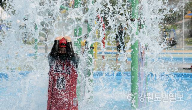 ▲ 폭염속 물놀이 [강원도민일보 자료사진]