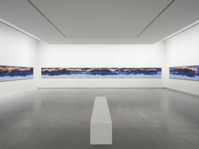 로렌스 아부함단, 에어 컨디셔닝, 2022, 잉크젯 프린트, 90x5475cm. Danko Stjepanovic, (C)Lawrence Abu Hamdan