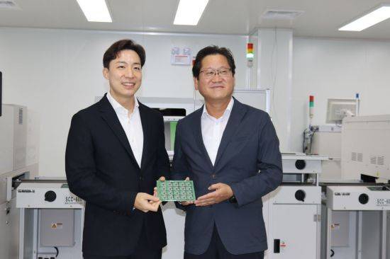 아이에이 레이먼 김 공동대표(왼쪽)와 이용준 공동대표. [사진제공 = 이노비즈협회]