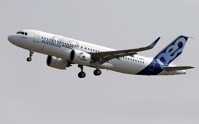 에어버스 A320 네오가 2014년 프랑스에서 이륙하고 있다. /로이터 연합뉴스