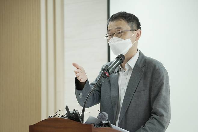 송옥렬 공정거래위원장 후보자가 5일 오후 서울 중구 한국공정거래조정원에서 기자간담회를 갖고 취재진의 질문에 답하고 있다. 공정거래위원회 제공