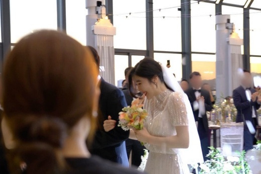 Female duo Davisi member Kang Min-kyung, 31, expressed her feelings after the Lee Hae-ri (37) marriage ceremony.On the afternoon of the 5th, Kang Min-kyung said to his instagram, I sent my sister well.I am soothing the empty mind with marriage V-log video editing .. Please wait a little, Lee Hae-ri V-log coming soon .In addition, he posted a video of the marriage scene, which Kang Min-kyung laughed with a resigned expression next to his happy bride Lee Hae-ri.Bright wedding hall atmosphere captures Eye-catchingAs the netizens cheers poured in, Kang Min-kyung added a comment saying: The humor is...Lee Hae-ri, who saw this, said, It is a good thing to see you again.Whats wrong with my tear glands, and I cry again, said Lyn (real name Lee Se-jin and 40), a singer who sang the celebration.Lee Hae-ri marriages with her non-entertainment boyfriend on ThursdayThe society was played by comedian Jang Doyeon (37), and Lyn, Baek Ji-young (46) and Lee Jae-in (48) came to the celebration to shine their righteousness.