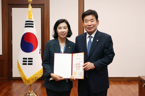 김진표 국회의장과 박경미 의장 비서실장 [국회의장 공보수석실 제공]