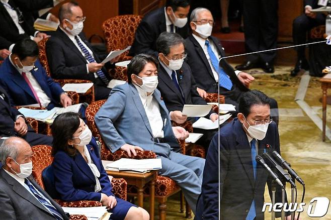 기시다 후미오 일본 총리가 지난 5월31일 도쿄 참의원의 예산위원회에 참석을 하고 있다.. © AFP=뉴스1 © News1 우동명 기자