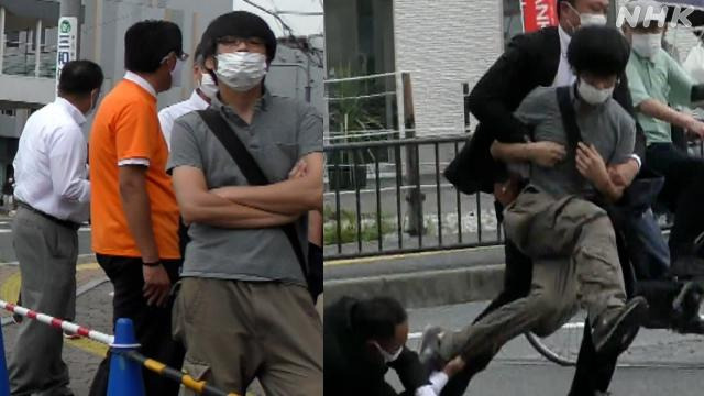 일본 NHK방송이 8일 오후 아베 신조 전 일본 총리 총격 용의자의 모습이 담긴 영상을 공개했다. 피격 직전 촬영된 영상에는 용의자가 아베 전 총리의 유세 연설을 기다리는 모습 등이 담겼다. NHK 영상 캡처