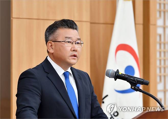 유병호 감사원 사무총장 취임 (서울=연합뉴스) 유병호 감사원 사무총장이 15일 서울 종로구 감사원에서 열린 취임식에서 취임사를 하고 있다. 2022.6.16 [감사원 제공. 재판매 및 DB 금지] photo@yna.co.kr