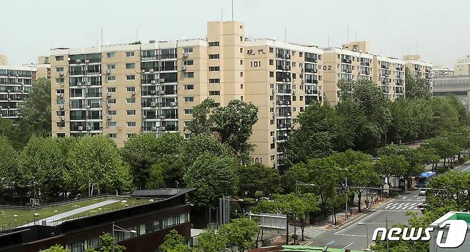 서울 강남구 압구정 현대아파트 모습. 2021.5.7/뉴스1 © News1 박세연 기자