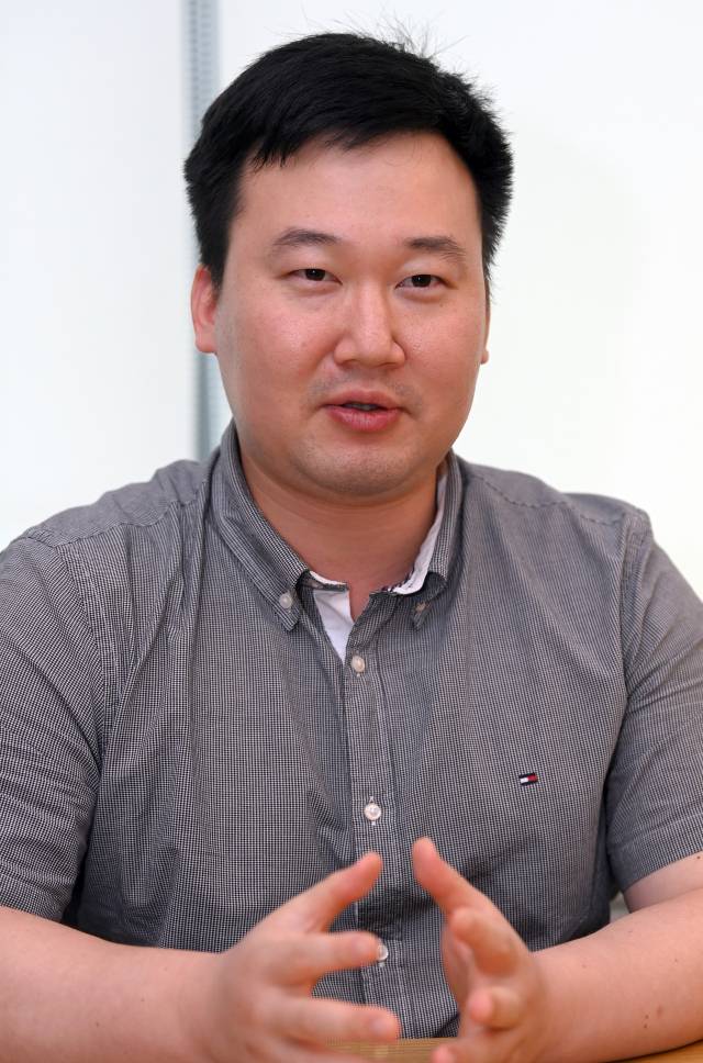 예창완 카사 대표가 지난 6월 30일 서울 강남구 카사 사무실에서 서울경제와의 인터뷰에 응하고 있다./이호재기자