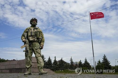 헤르손 지역을 지키는 러시아 군인 [AP 연합뉴스 자료사진. 재판매 및 DB 금지]