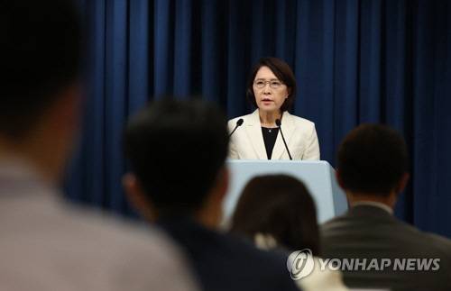 ▲ 14일 오후 서울 용산 대통령실 청사 브리핑룸에서 강인선 대변인이 현안과 관련해 브리핑하고 있다. 연합뉴스
