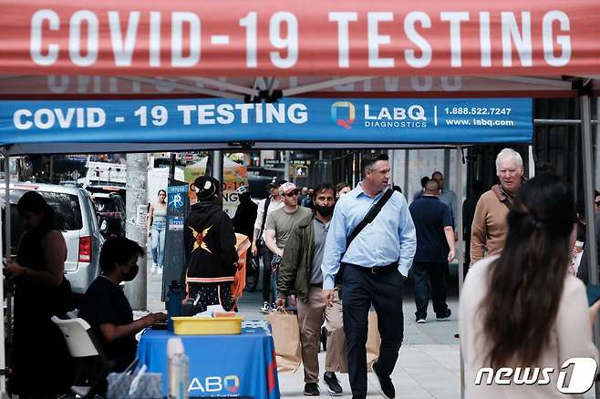 다시 붐비는 미국 뉴욕의 코로나19 검진소. © AFP=뉴스1