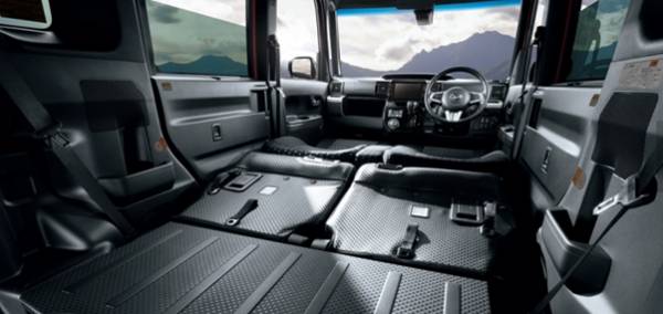 평탄화한 상태의 실내 길이는 성인 2명이 누울 수 있는 약 2000mm, 실내 폭은 약 1345mm