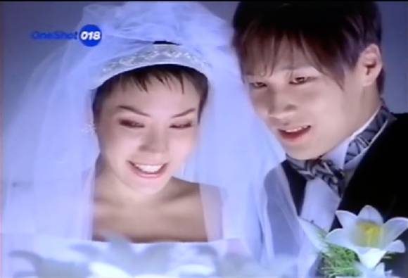 한솔PCS는 배우 김정은과 차태현을 앞세워 '묻지마 다쳐' TV CF 광고를 선보였다. [사진=유튜브, 광고 캡쳐]