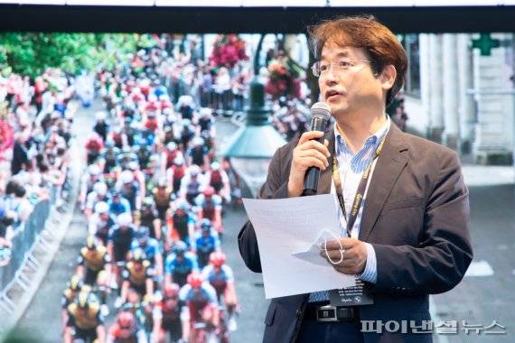 이동환 고양특례시장 16일 도심형 자전거 대회 ‘킹오브트랙’ 축사. 사진제공=고양시