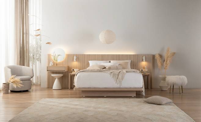 현대리바트의 호텔식 인테리어 침대 신제품 '에스테틱' 침실.