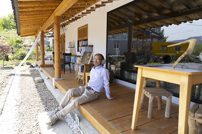 서울에서 고 이어령 전 장관의 장례식을 할 때, 변광섭씨는 이 마당에서 이 장관을 기리는 예식을 했습니다. 100여명 시민이 모인 가운데서 춤과 음악과 노래로 이 장관의 떠남을 달랬습니다. 이어 참가한 이들이 한마디씩 쓴 '내 인생의 이어령'이란 글을 한 권의 책으로 엮기도 했습니다.