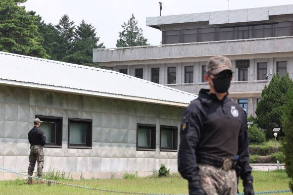 판문점 공동경비구역(JSA) 견학이 재개된 가운데 19일 경기도 파주시 판문점에 적막감이 흐르고 있다. 2022. 7. 19 사진공동취재단