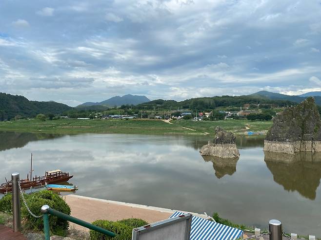 도담삼봉 관광지에서 바라본 도담마을 단양군 제공. 재판매 및 DB 금지