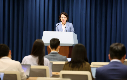 강인선 대통령실 대변인이 19일 서울 용산 대통령실 청사에서 브리핑을 하고 있다. (사진=연합뉴스)