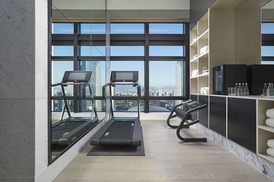 그랜드 인터컨티넨탈 서울 파르나스 스위트 룸에 설치된 개인 짐