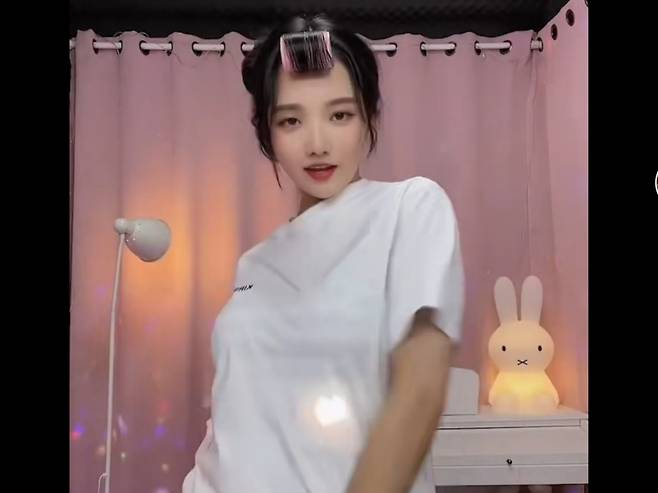 올 6월 소셜네트워크서비스(SNS) 틱톡에서 '파트너 크리에이터 시즌 1'의 활동 우승자를 시상하는 '2022 파트너 크리에이터 시즌 1 어워즈'를 진행한 결과 ‘챌린지’ 부문 우수 크리에이터는 인플루언서 유백합이 선정됐다.[출처 틱톡]