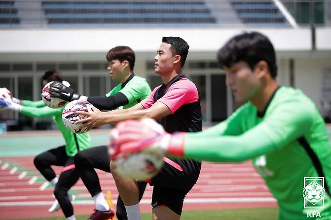 [서울=뉴시스] 2022 EAFF E-1 챔피언십에 출전한 남자축구대표팀 박지수가 22일 일본 아이치현 도요타 시티 스포츠 파크 어슬레틱스 T&F에서 훈련을 하고 있다. (사진=대한축구협회 제공) 2022.07.22. photo@newsis.com *재판매 및 DB 금지