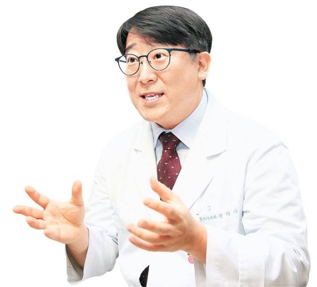 권혁수 서울아산병원 알레르기내과 교수는 음식 알레르기에 대처하려면 평소 ’음식 일기’를 쓰고 원인 물질로 의심되는 음식을 덜 먹을 것을 권했다. 서울아산병원 제공