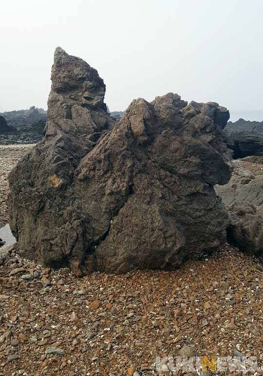 닭 모양의 바위