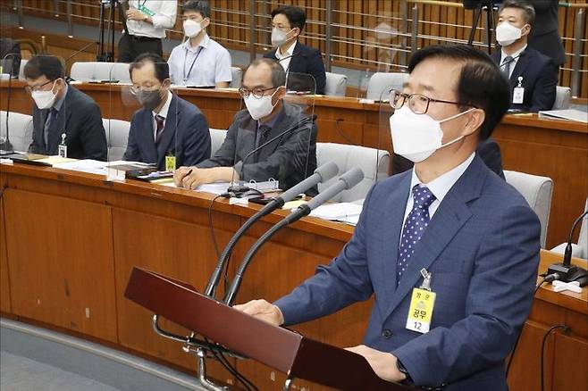 남래진 중앙선거관리위원회 위원 후보자가 25일 오전 서울 여의도 국회에서 열린 인사청문회에서 모두발언을 하고 있다. ⓒ데일리안 홍금표 기자