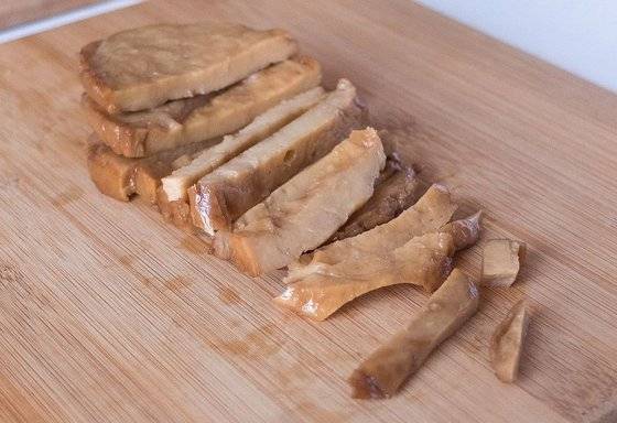 밀고기라도 불리는 세이탄 [사진 위키피디아]
