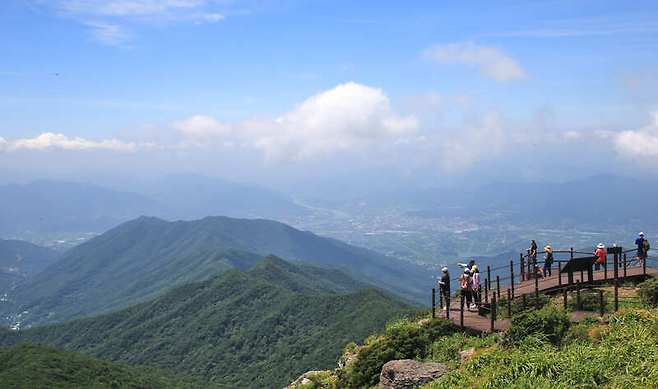 국립공원 지리산 노고단의 여름 풍경 / 사진제공=구례군청