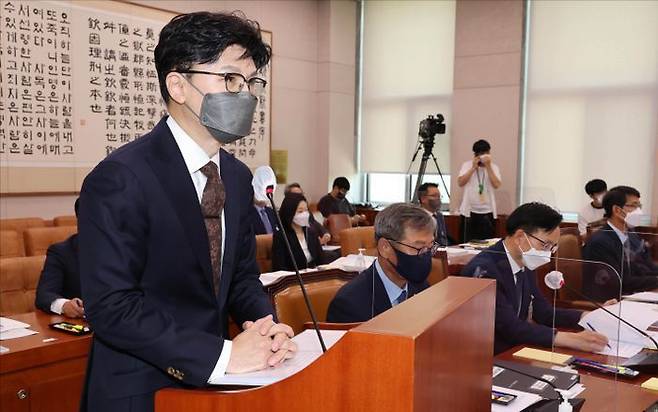 28일 국회에서 열린 법제사법위원회 전체회의에 출석한 한동훈 법무부 장관의 모습. (공동취재사진) ⓒ데일리안 홍금표 기자